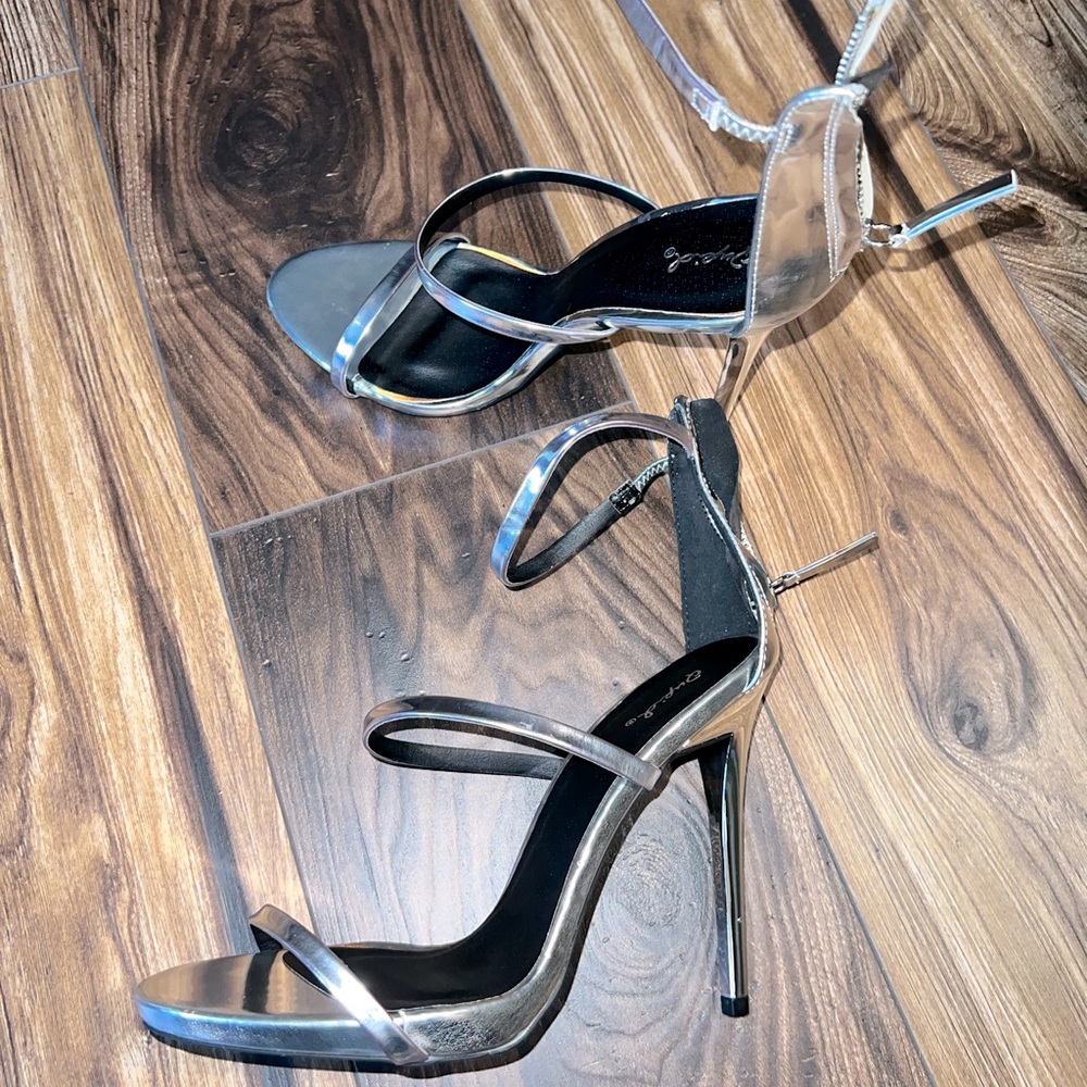 Silver 3 strap heels size 9 1/2 brand new heel 4 inch